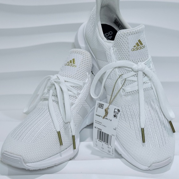 adidas Shoes - Women's Swift Run 1.0
adidas Top Sneakers